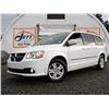 Image 2 : C6C --  2014 DODGE GRAND CARAVAN CREW , White, 118979 KM