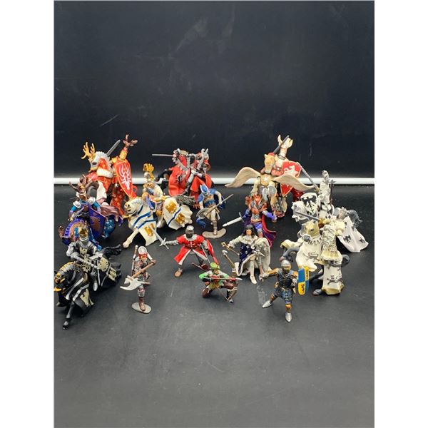 Lot of assorted Medival RP Figurines