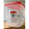 Image 2 : CASE LOT Rubbermaid Containers 6x2.5L