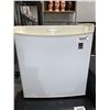 Image 1 : Danby Bar size Refrigerator white