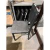 Image 2 : Gray Upholstered Folding Chair