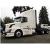 Image 1 : 0A --  2011 VOLVO VN VNL SEMI, White, 1036299 KM