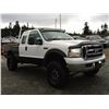 Image 8 : G4 --  2006 FORD F250 SUPER DUTY EXT CAB 4X4, White, 224653 KM