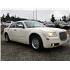 Image 8 : A3 --  2005 CHRYLSER 300 TOURING, White, 230721 KM