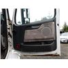 Image 92 : 0C --  2009 VOLVO SEMI , White, 1377428 KM