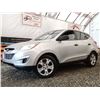 Image 1 : D2 --  2013 HYUNDAI TUCSON GL, Silver, 263890 KM