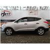 Image 21 : D2 --  2013 HYUNDAI TUCSON GL, Silver, 263890 KM