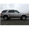 Image 13 : H4 --  2001 TOYOTA SEQUOIA SR5 4X4, Grey, 269403 KM