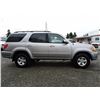 Image 14 : H4 --  2001 TOYOTA SEQUOIA SR5 4X4, Grey, 269403 KM