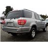 Image 18 : H4 --  2001 TOYOTA SEQUOIA SR5 4X4, Grey, 269403 KM