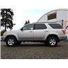Image 28 : H4 --  2001 TOYOTA SEQUOIA SR5 4X4, Grey, 269403 KM