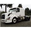 Image 2 : 0C --  2009 VOLVO SEMI , White, 1377428 KM