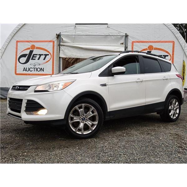 E2 --  2013 FORD ESCAPE SE AWD, White, 167170 KM