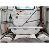 Image 60 : 0B --  2001 VOLVO SEMI, White, 153454 KM - TMU