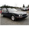 Image 8 : A6 --  1999 JAGUAR XJ8, Grey, 222726 KM  "NO RESERVE"