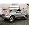 Image 1 : F2 --  1999 NISSAN PATHFINDER LE 4X4 , Grey, 361115 KM