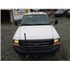 Image 8 : 0E --  2004 FORD F450 SUPER DUTY CAB AND CHASSIS, White, 132822 KM