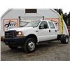 Image 2 : 0E --  2004 FORD F450 SUPER DUTY CAB AND CHASSIS, White, 132822 KM