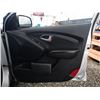 Image 52 : E2 --  2013 HYUNDAI TUCSON GL, Silver, 265812 KM