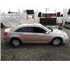 Image 8 : E2 --  2013 CHRYSLER 200 LX, Gold, 142184 KM