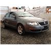 Image 8 : B5 --  2006 VOLKSWAGEN PASSAT 2.0T LUXURY, Grey, 152067 KM