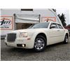 Image 2 : A12A --  2005 CHRYLSER 300 TOURING, White, 231717 KM