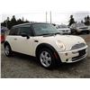 Image 8 : A7 --  2006 MINI COOPER, White, 247445 KM