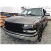 Image 8 : C6E --  2000 CHEVROLET SUBURBAN 1500 LT 4X4, Grey, 185488 KM