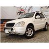 Image 2 : D1 --  2000 MERCEDES ML320 AWD, White, 228225 KM