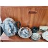 Image 8 : Shelf lot of curiosities