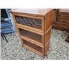 Image 2 : 3 Shelf glass cabinet