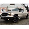 Image 2 : A7 --  2006 CHEVROLET SILVERADO 1500 EXT CAB 4X4, Grey, 309225 KM  "NO RESERVE"