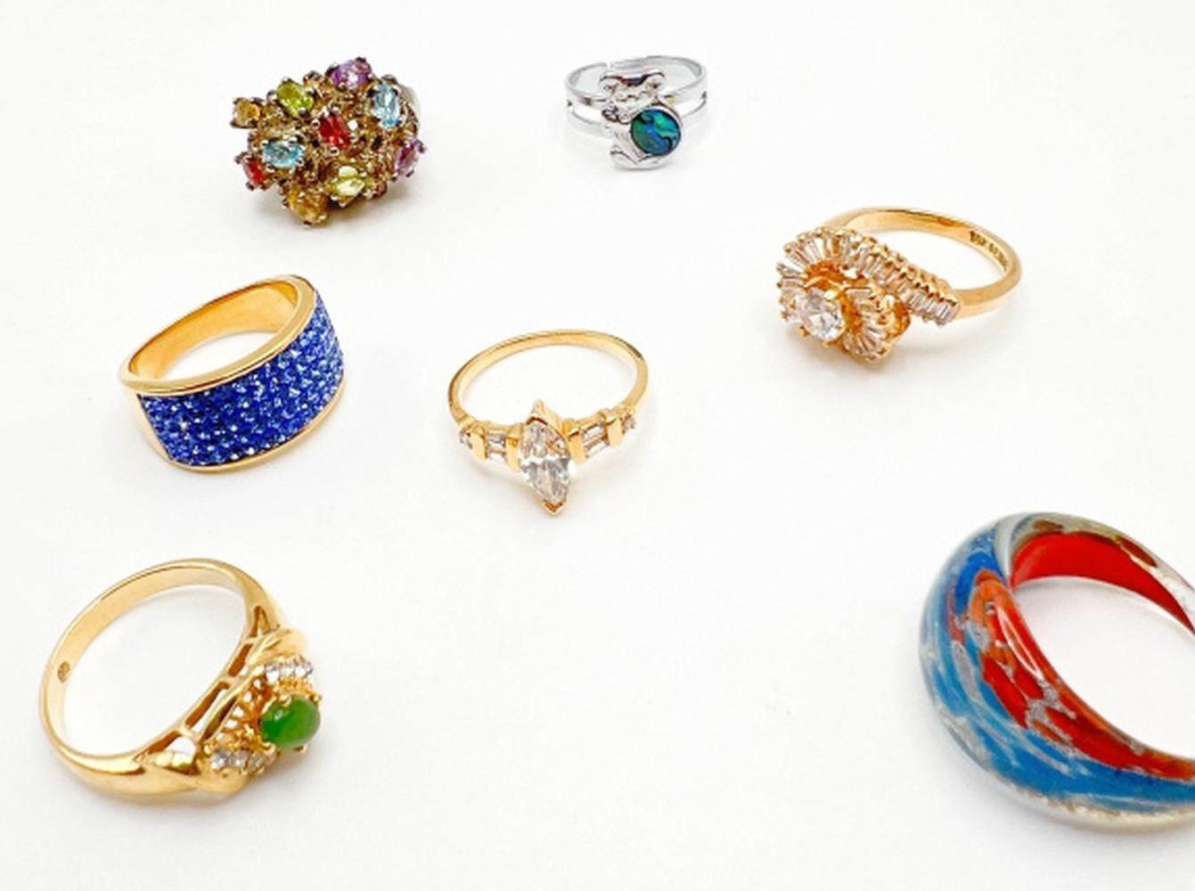 7 RINGS- RANDOM STYLES AND SIZES
