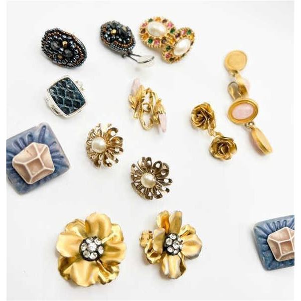 EARRINGS COLLECTION
