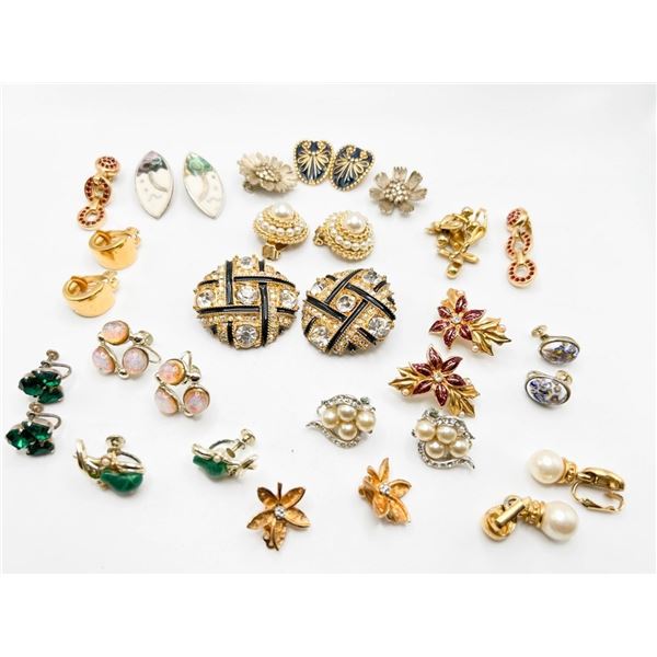 EARRINGS COLLECTION
