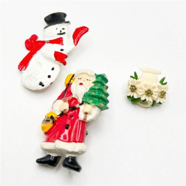 2 SANTA CLAUS' AND FLOWER BASKET BROOCH