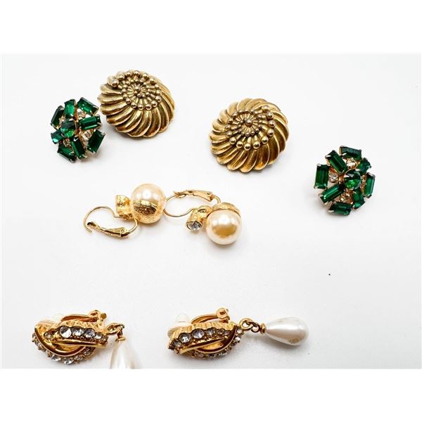 EARRINGS ASSORTMENT