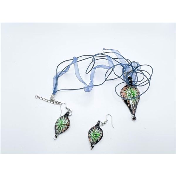 BLOWN GLASS PENDANT & EARRING SET