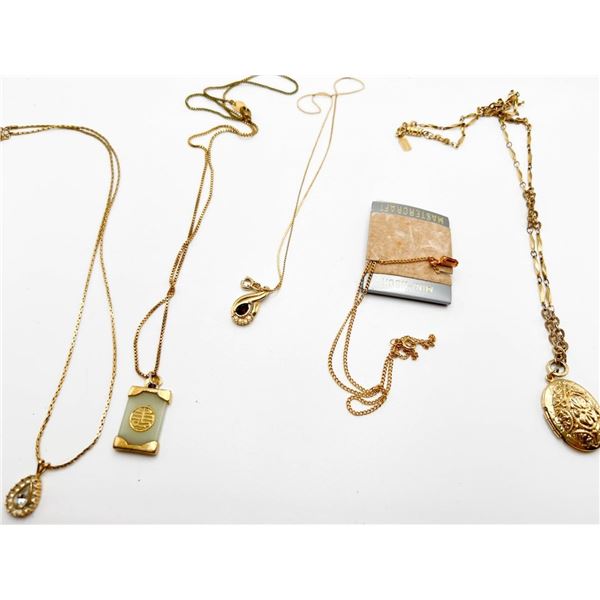 LOT OF GOLD TONE NECKLACE 1 LOCKET
