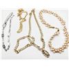 Image 4 : 4 NECKLACES0 FAUX PEARL