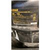 Image 3 : STAINLESS DEWALT SHOP VAC TESTED AND WORKING