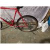 Image 2 : RED RALEIGH BIKE