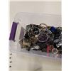 Image 2 : TRAY OF JEWELRY