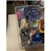 Image 2 : TOTE AND BOX OF BALLOONS