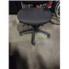 Image 5 : BASICS ADJUSTABLE OFFICE CHAIR