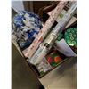 Image 5 : LIGHTS AND MUSIC SNOWMAN WITH SNOW BEADS AND TRAY OR PRESENT WRAPPING SUPPLIES