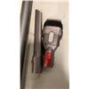 Image 8 : DYSON V7 MOTORHEAD ORIGIN CORDLESS VACUUM - TESTED WORKING, WITH CHARGER AND ACCESSORIES - RETAIL $4