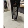 Image 2 : SODASTREAM SOURCE SPARKLING WATER MACHINE TESTED WORKING WITH BOTTLE NO CO2, RETAIL $99