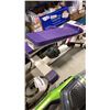 Image 3 : BISSEL 2-IN-1 CORDLESS VACUUM, SLEIGH DECORATION, PICTURE FRAMES AND STEP EXERCISER