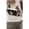 Image 8 : BOX OF CHRISTMAS HOUSES